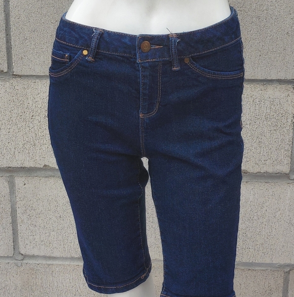 7032A...Women's d.jeans Blue Denim Jeans Size 4, 27"W, 10"Inseam, 8 1/2" Rise - Picture 2 of 6